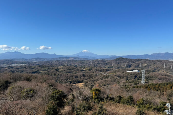 【湘南ドライブ】360度の大パノラマ。光と風が心地よい、大人のためのリフレッシュスポット「湘南平」