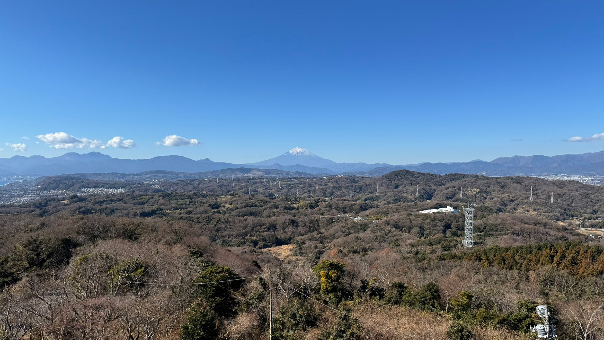【湘南ドライブ】360度の大パノラマ。光と風が心地よい、大人のためのリフレッシュスポット「湘南平」