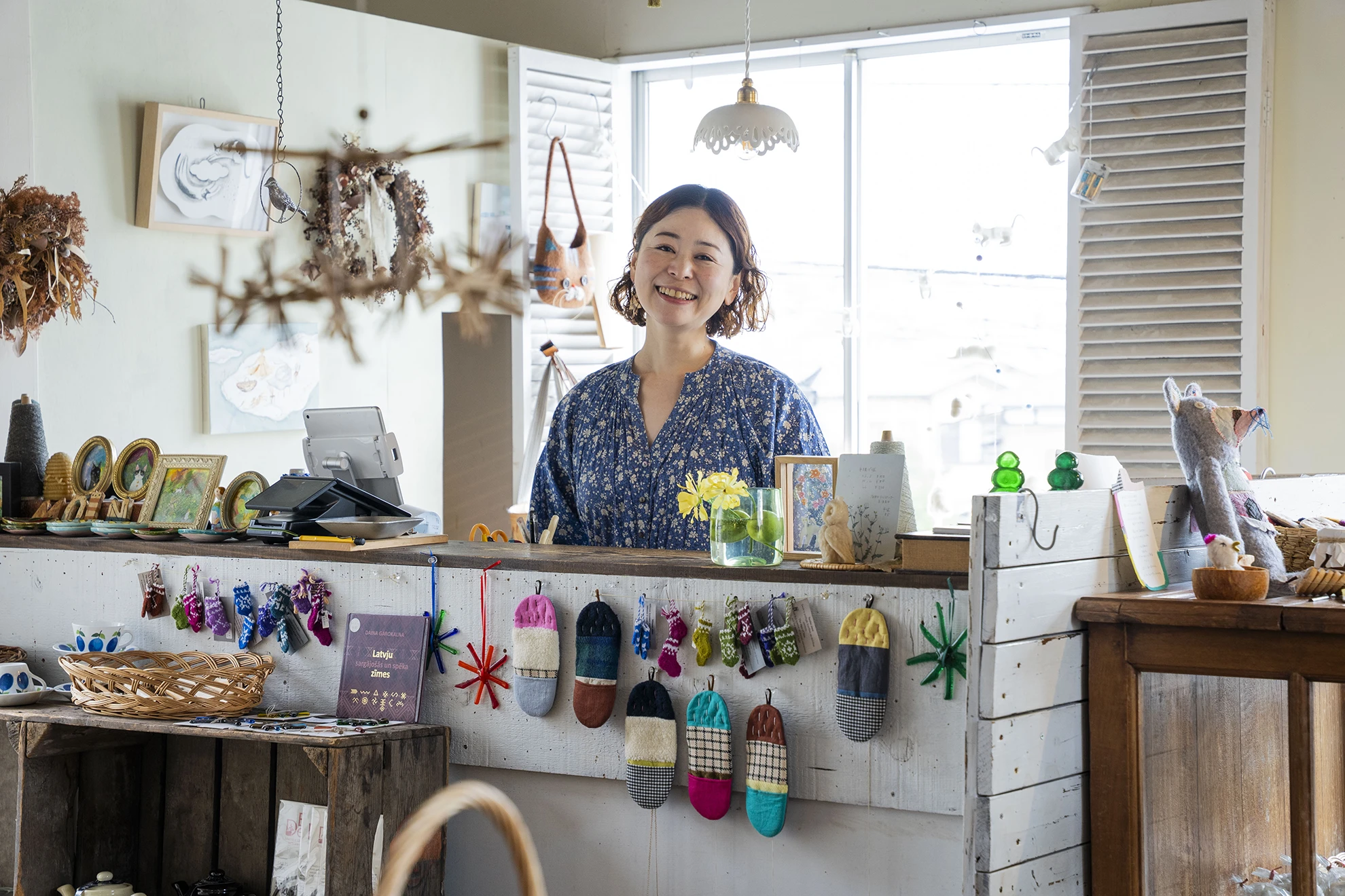 鎌倉で、物語の世界を暮らしのなかに。
雑貨店「moln」五十嵐綾さん